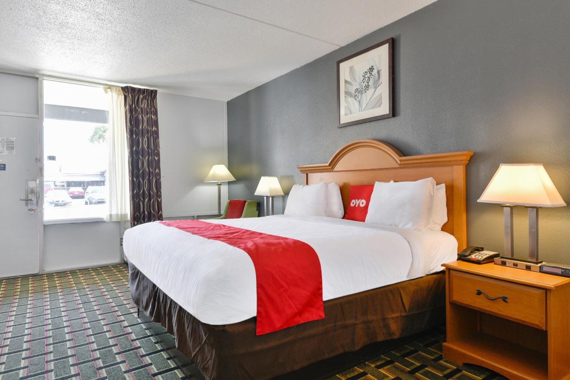 Oyo Hotel Lake Park - Valdosta Area Exterior photo